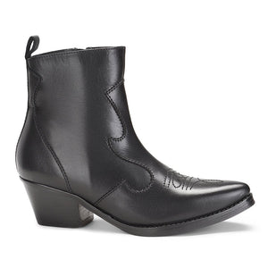 Saint Fausta Black Stitched Leather handcrafted Ankle Boots